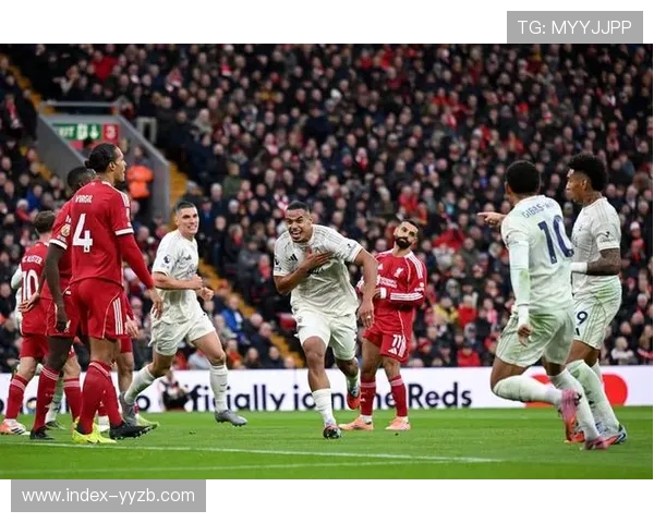 诺丁汉森林球迷高歌致敬戴奇，客场逆转氛围感人